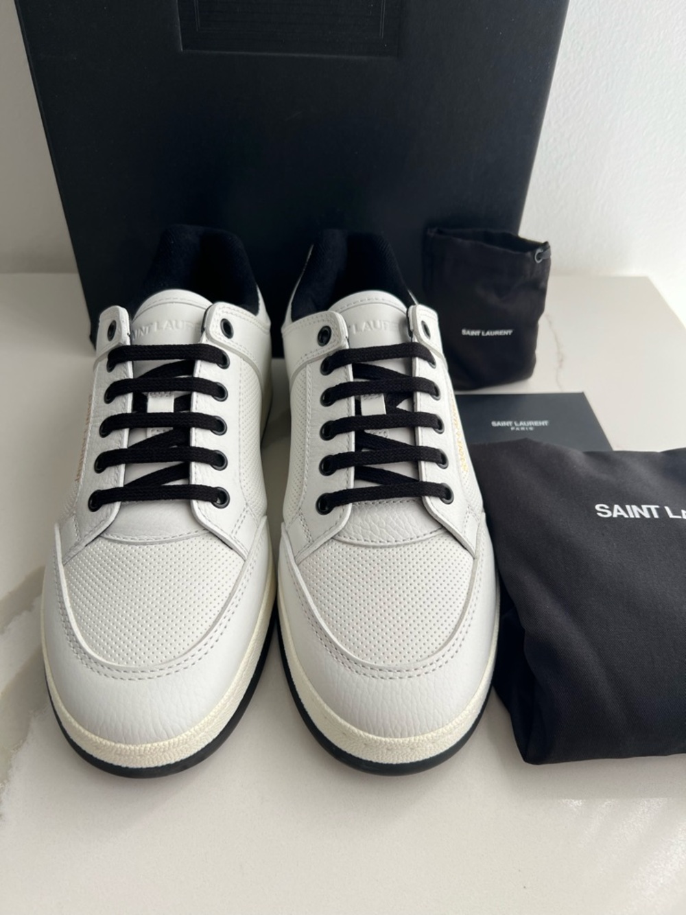 Saint Laurent White and Black Leather Low-Top Sneakers , 713600 AAAWR 9030